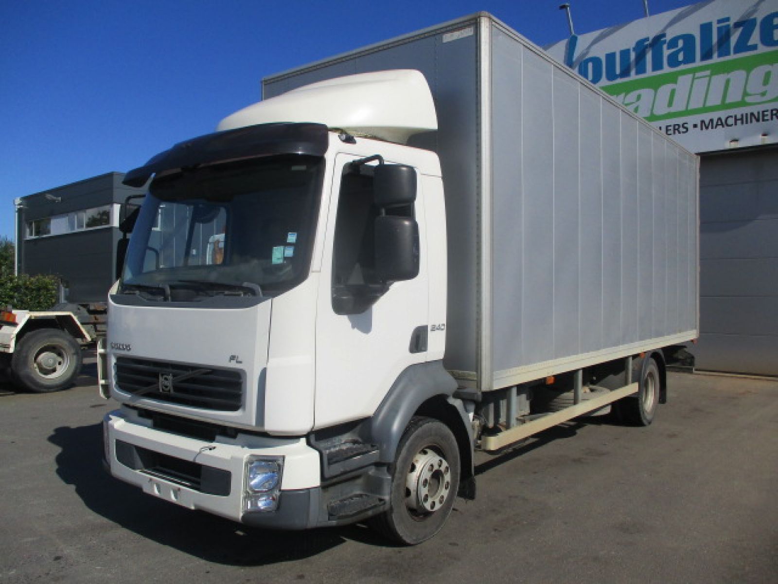 Unidades de camiones - VOLVO FL 240  FOURGON (Belgique - Europe) - Houffalize Trading s.a.