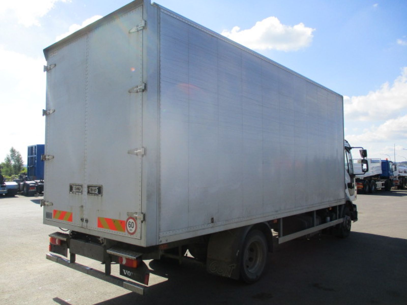 Second hand sale Truck units - VOLVO FL 240  FOURGON (Belgique - Europe) - Houffalize Trading s.a.