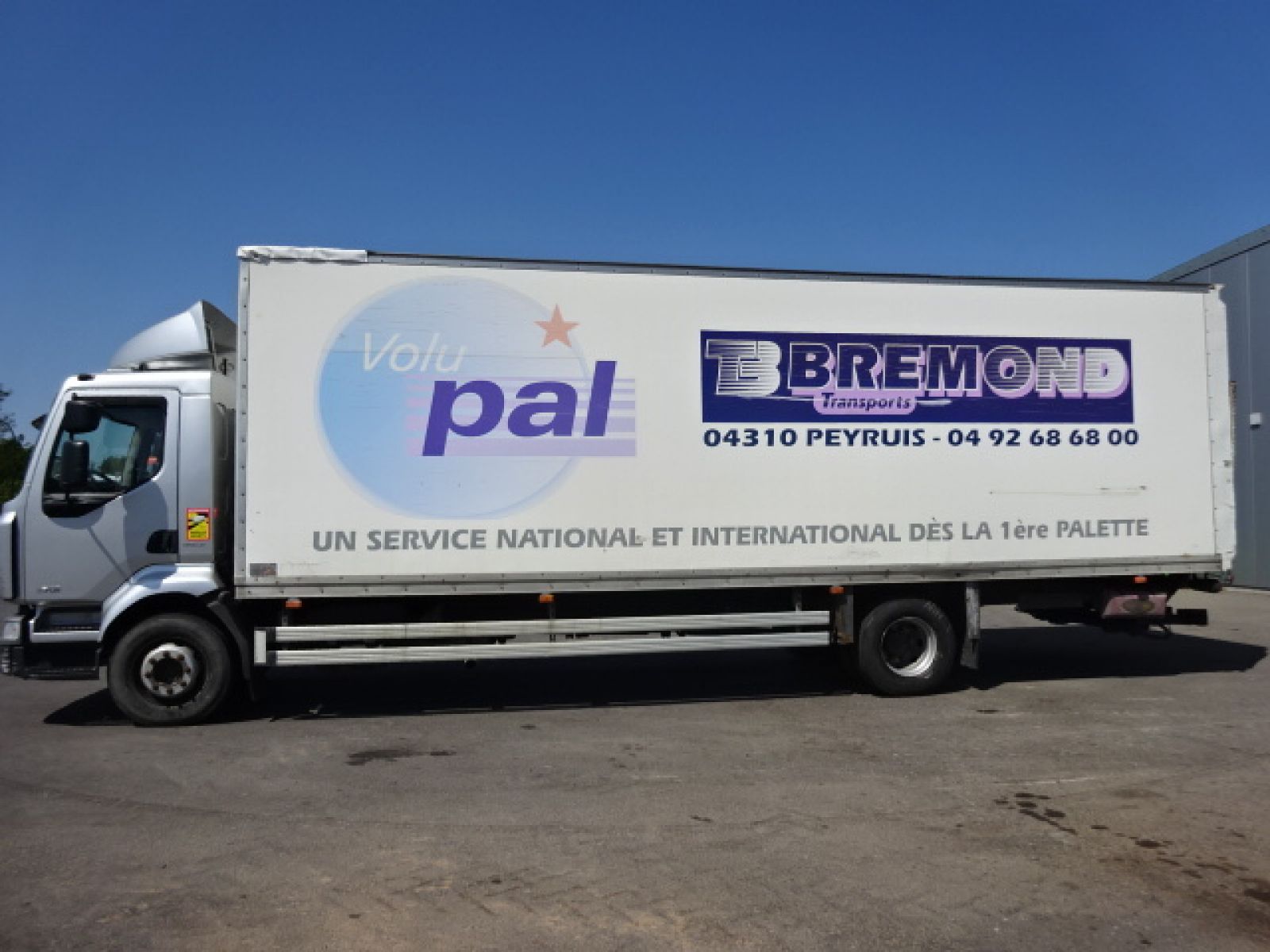 Vente occasion  Porteur - RENAULT Midlum 270 dxi  176 (Belgique - Europe) - Houffalize Trading s.a.