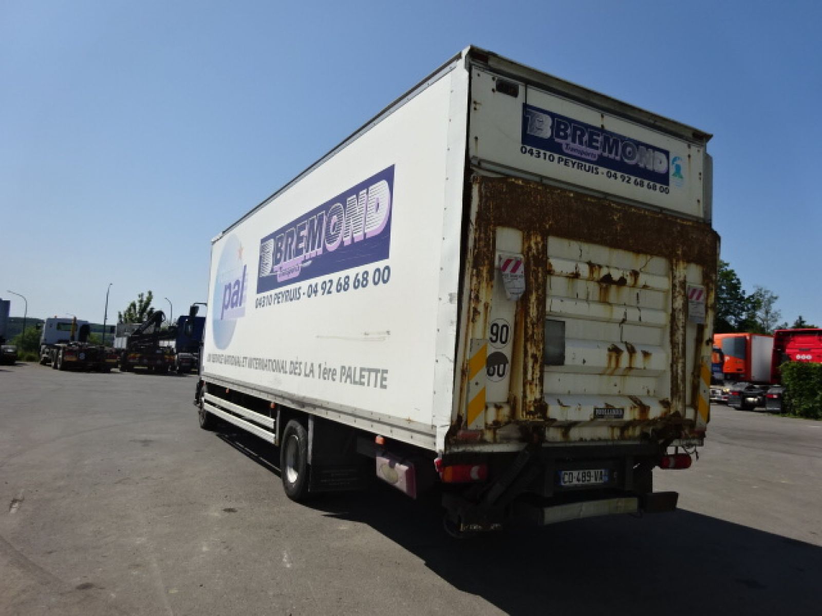 Vente occasion  Porteur - RENAULT Midlum 270 dxi  176 (Belgique - Europe) - Houffalize Trading s.a.