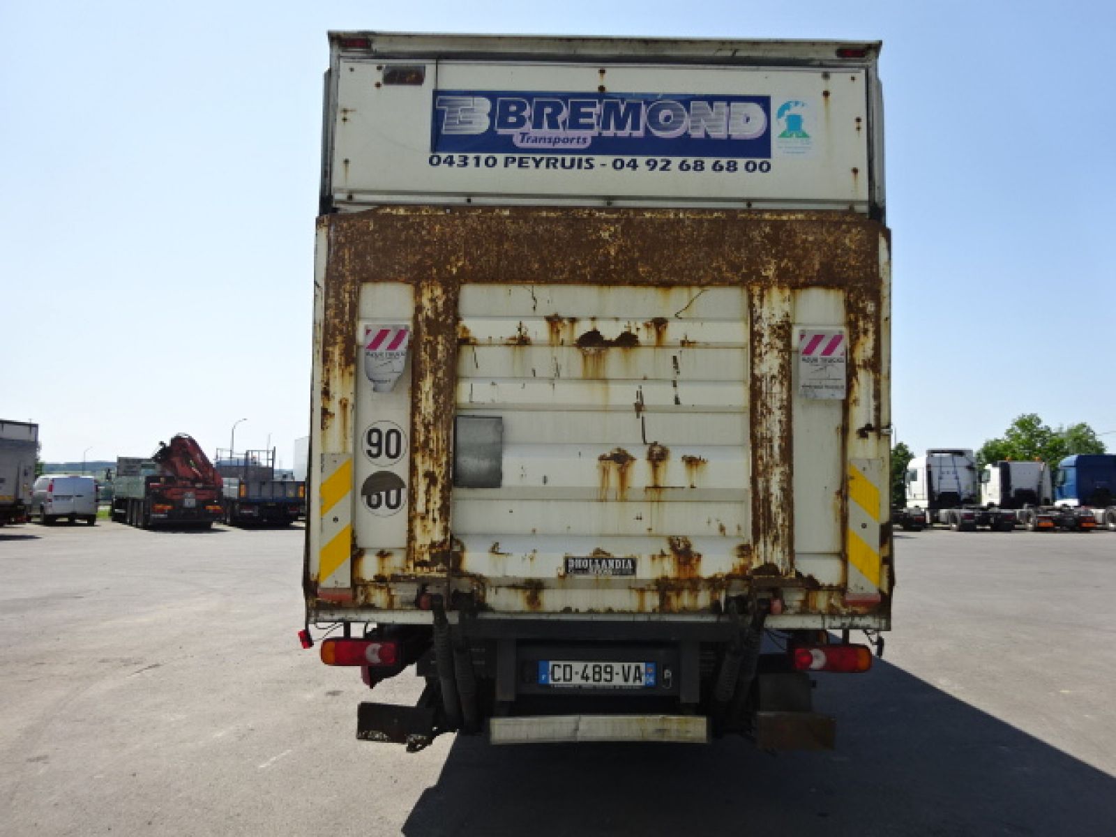 Vente occasion  Porteur - RENAULT Midlum 270 dxi  176 (Belgique - Europe) - Houffalize Trading s.a.