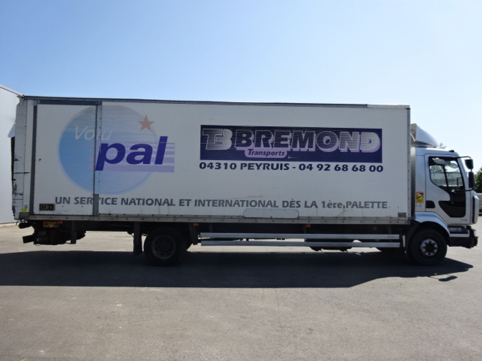 Vente occasion  Porteur - RENAULT Midlum 270 dxi  176 (Belgique - Europe) - Houffalize Trading s.a.