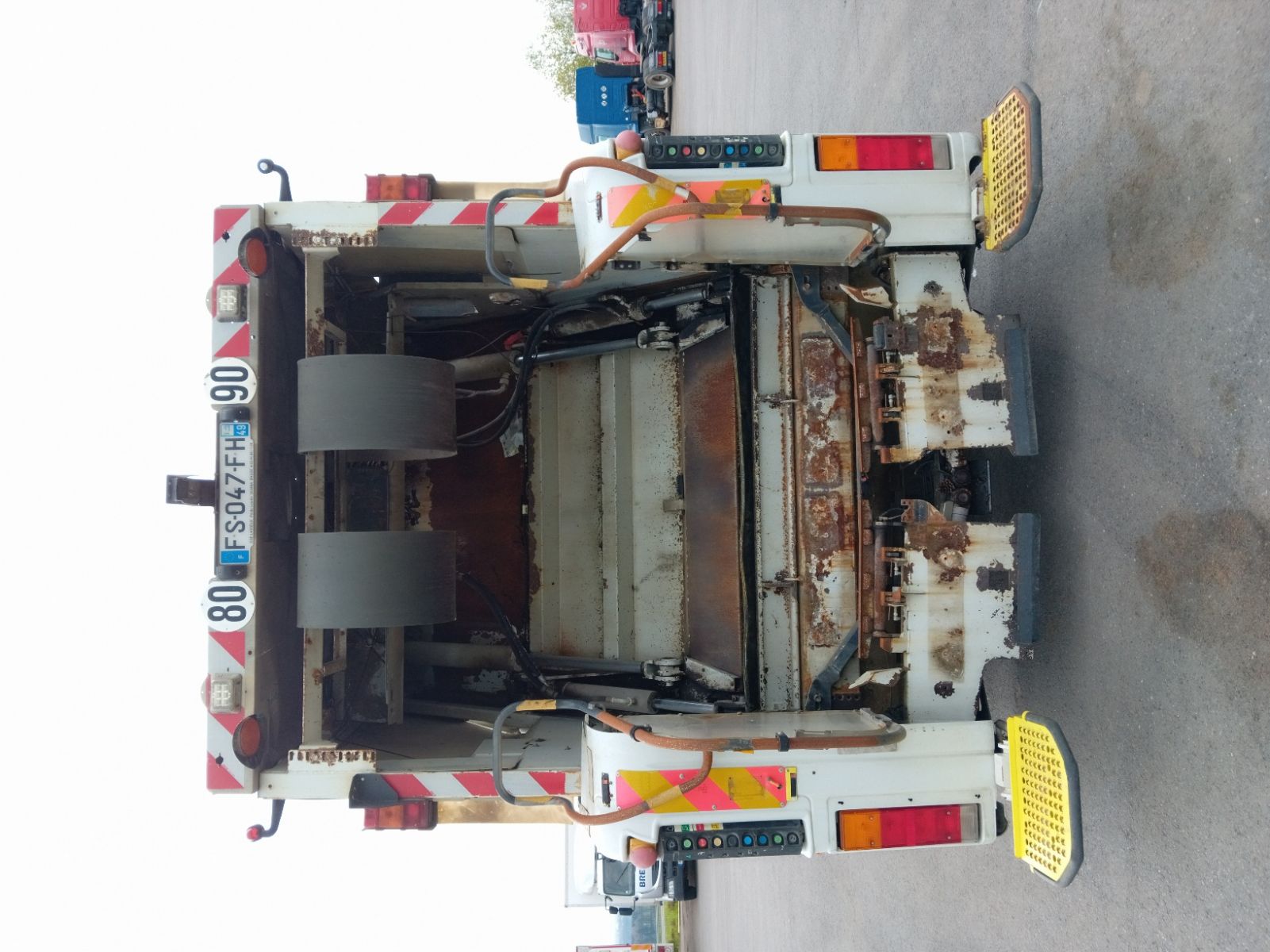 Second hand sale Truck units - RENAULT PREMIUM 320 -MOTEUR HORS SERVICE-  Camion poubelle - BOM (Belgique - Europe) - Houffalize Trading s.a.