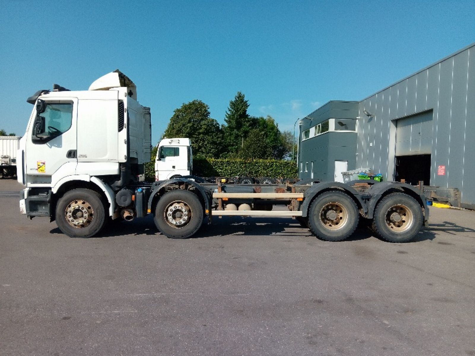 Second hand sale Truck units - RENAULT Premium Lander 460 dxi - 8x4    (Belgique - Europe) - Houffalize Trading s.a.