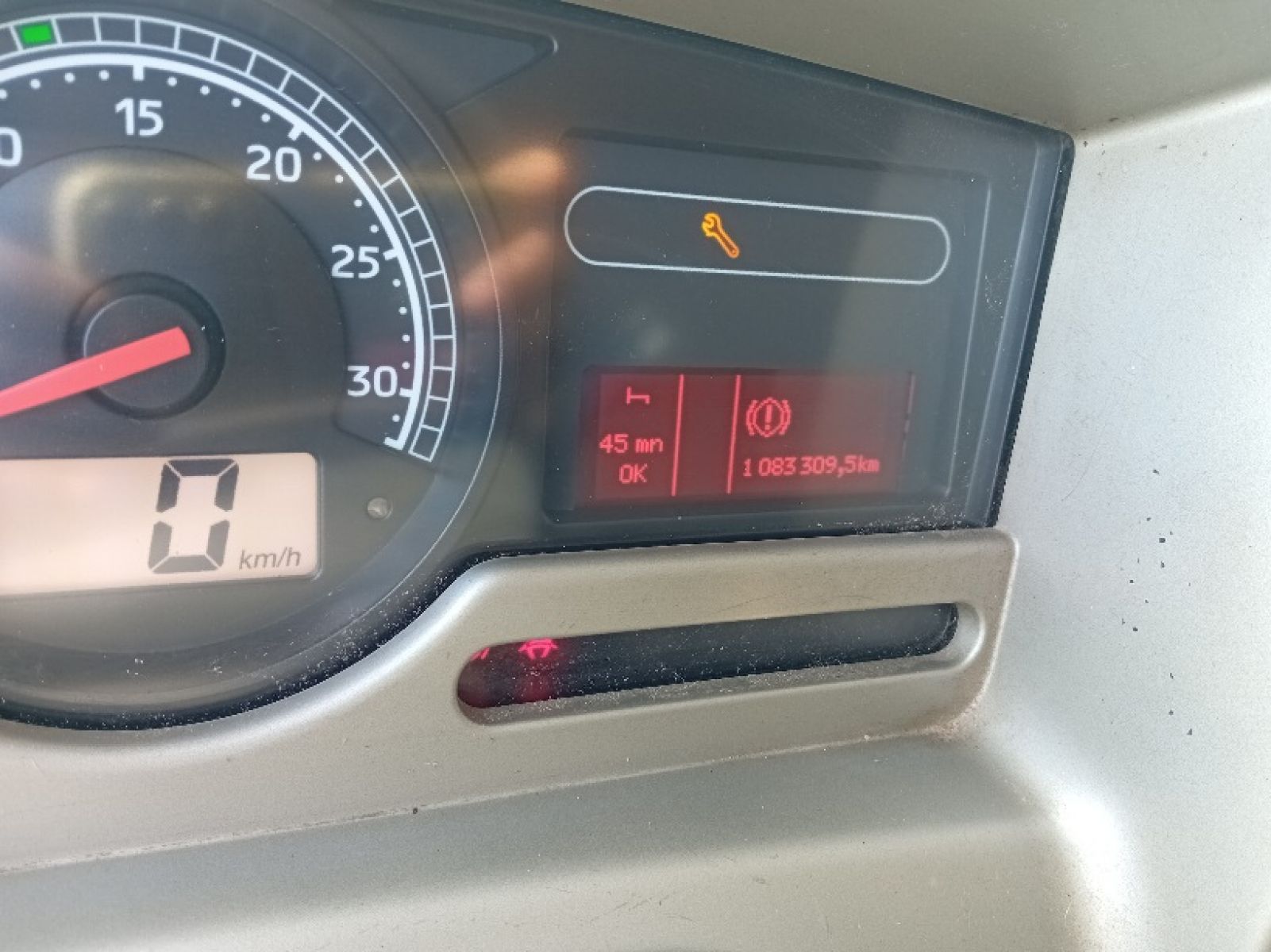 Second hand sale Truck units - RENAULT Premium Lander 460 dxi - 8x4    (Belgique - Europe) - Houffalize Trading s.a.