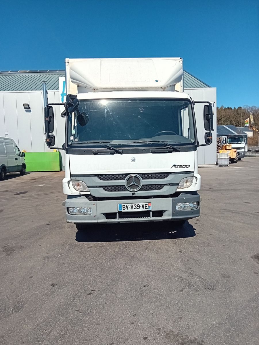  LKW-Einheiten - MERCEDES Atego 1222  CAMION FOURGON (Belgique - Europe) - Houffalize Trading s.a.