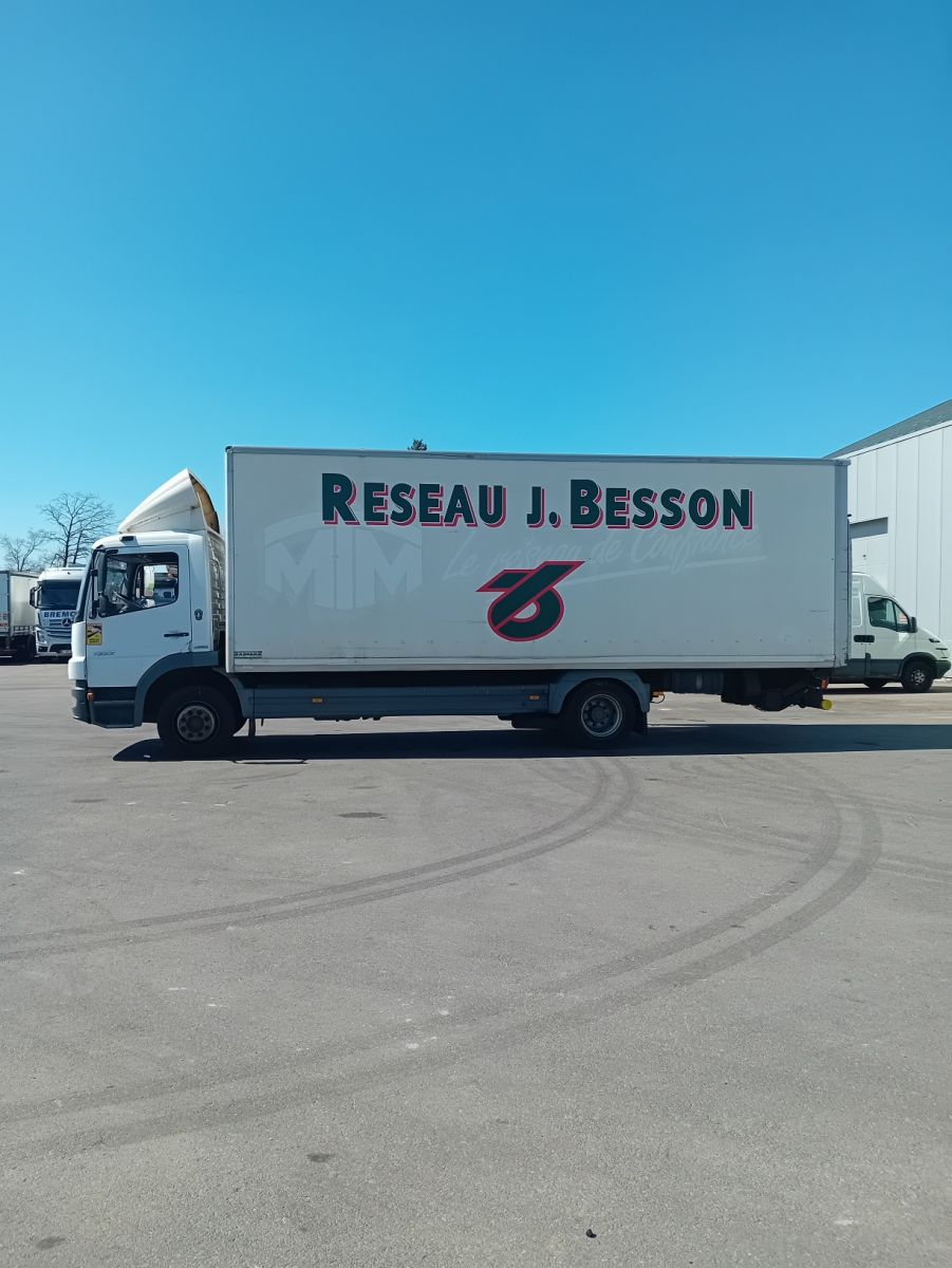  LKW-Einheiten - MERCEDES Atego 1222  CAMION FOURGON (Belgique - Europe) - Houffalize Trading s.a.
