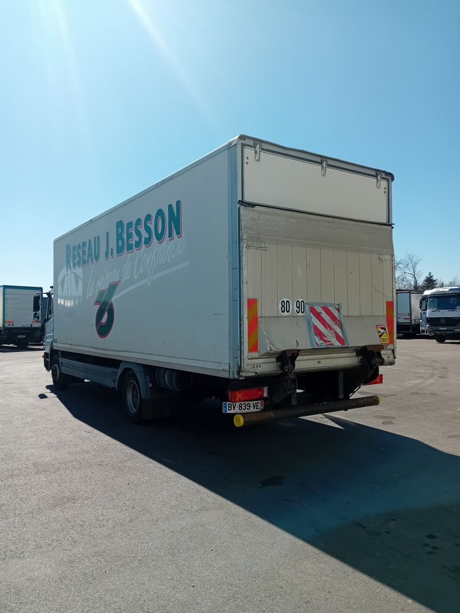  LKW-Einheiten - MERCEDES Atego 1222  CAMION FOURGON (Belgique - Europe) - Houffalize Trading s.a.