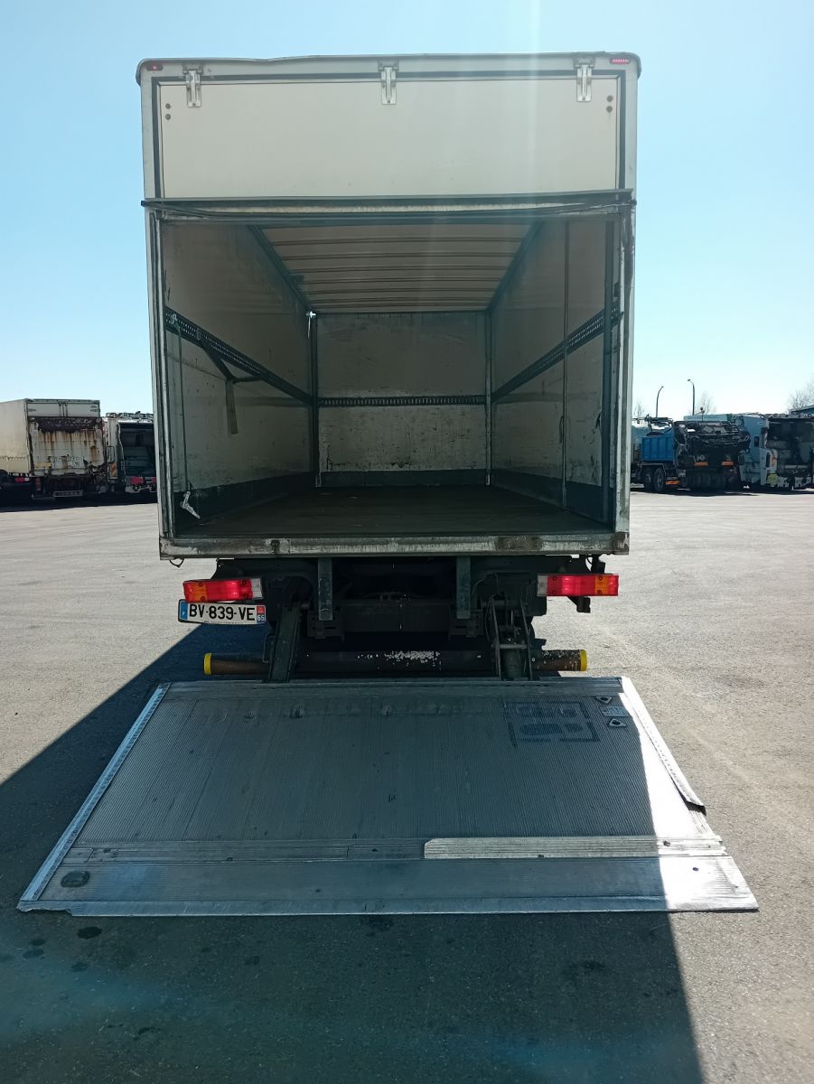  LKW-Einheiten - MERCEDES Atego 1222  CAMION FOURGON (Belgique - Europe) - Houffalize Trading s.a.