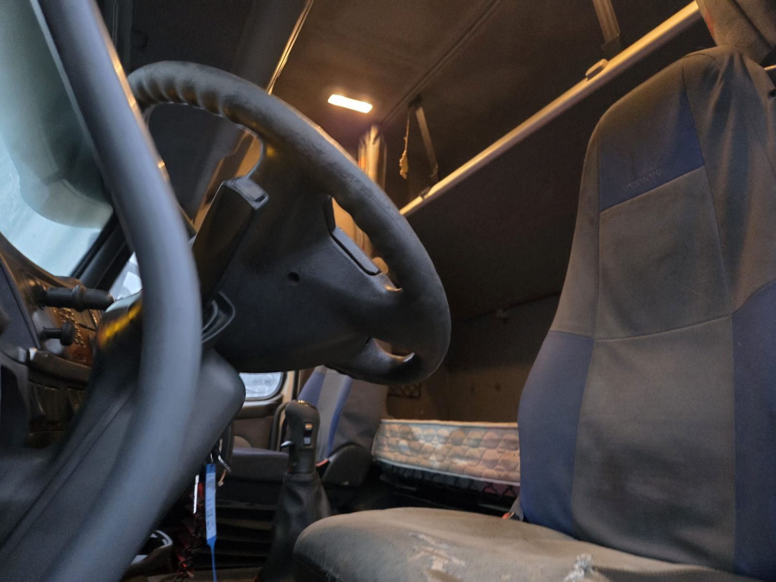  Sattelzugmaschinen - VOLVO FH12 Voith  TRACTEUR (Belgique - Europe) - Houffalize Trading s.a.