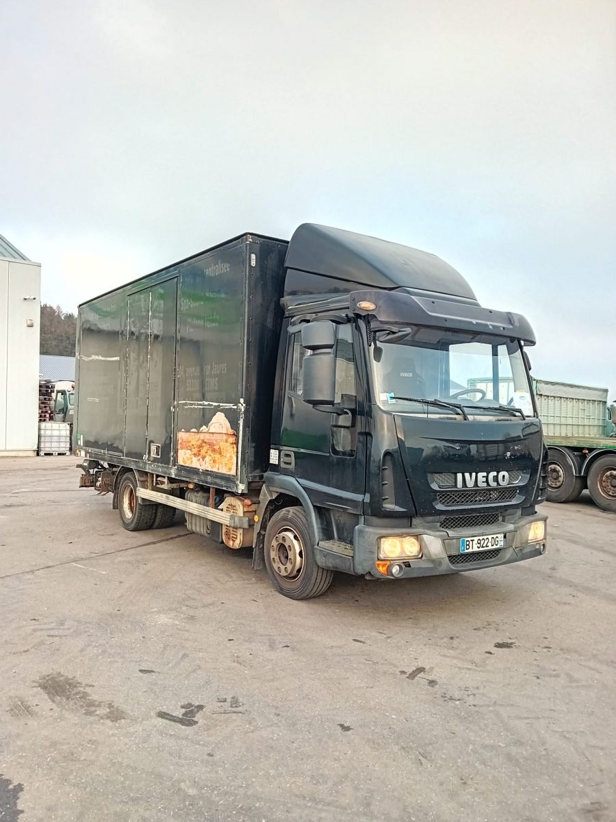 Vente occasion  Porteur - IVECO ML 120  Camion fourgon (Belgique - Europe) - Houffalize Trading s.a.