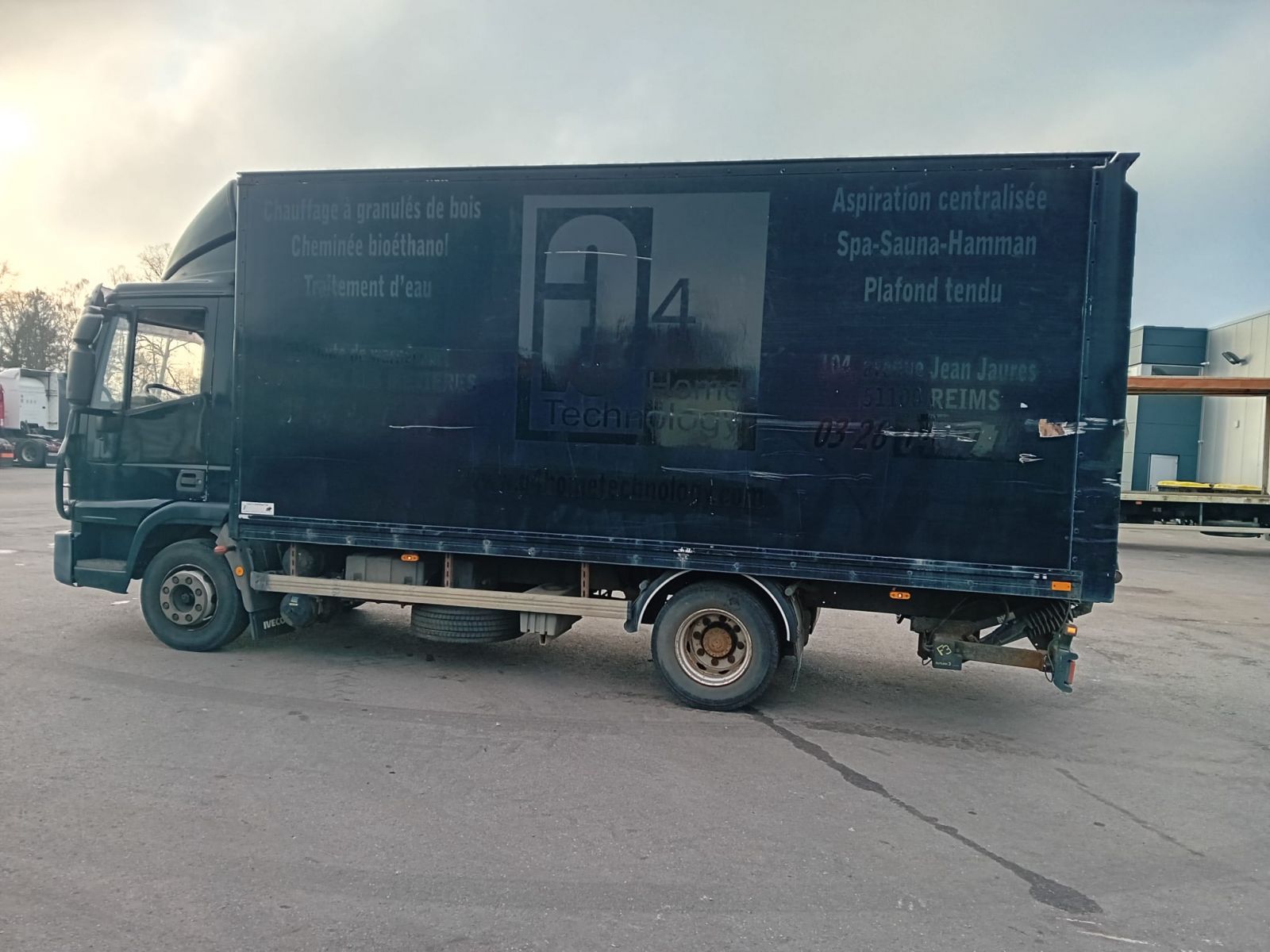 Vente occasion  Porteur - IVECO ML 120  Camion fourgon (Belgique - Europe) - Houffalize Trading s.a.
