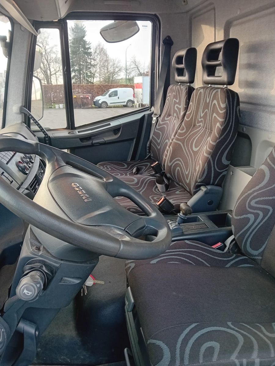 Vente occasion  Porteur - IVECO ML 120  Camion fourgon (Belgique - Europe) - Houffalize Trading s.a.