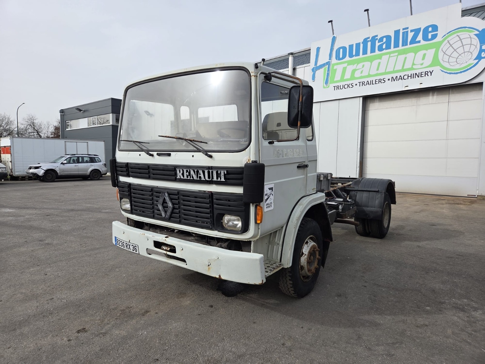 Vente occasion Porteur - Renault Saviem (Belgique - Europe) - Houffalize Trading s.a.