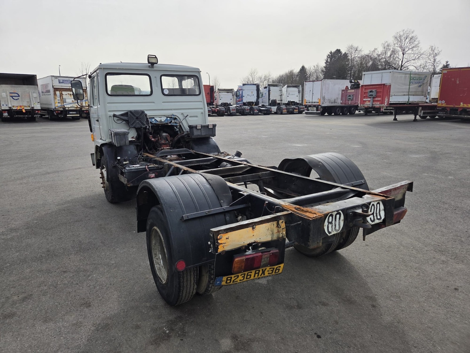 Vente occasion  Porteur - Renault Saviem (Belgique - Europe) - Houffalize Trading s.a.