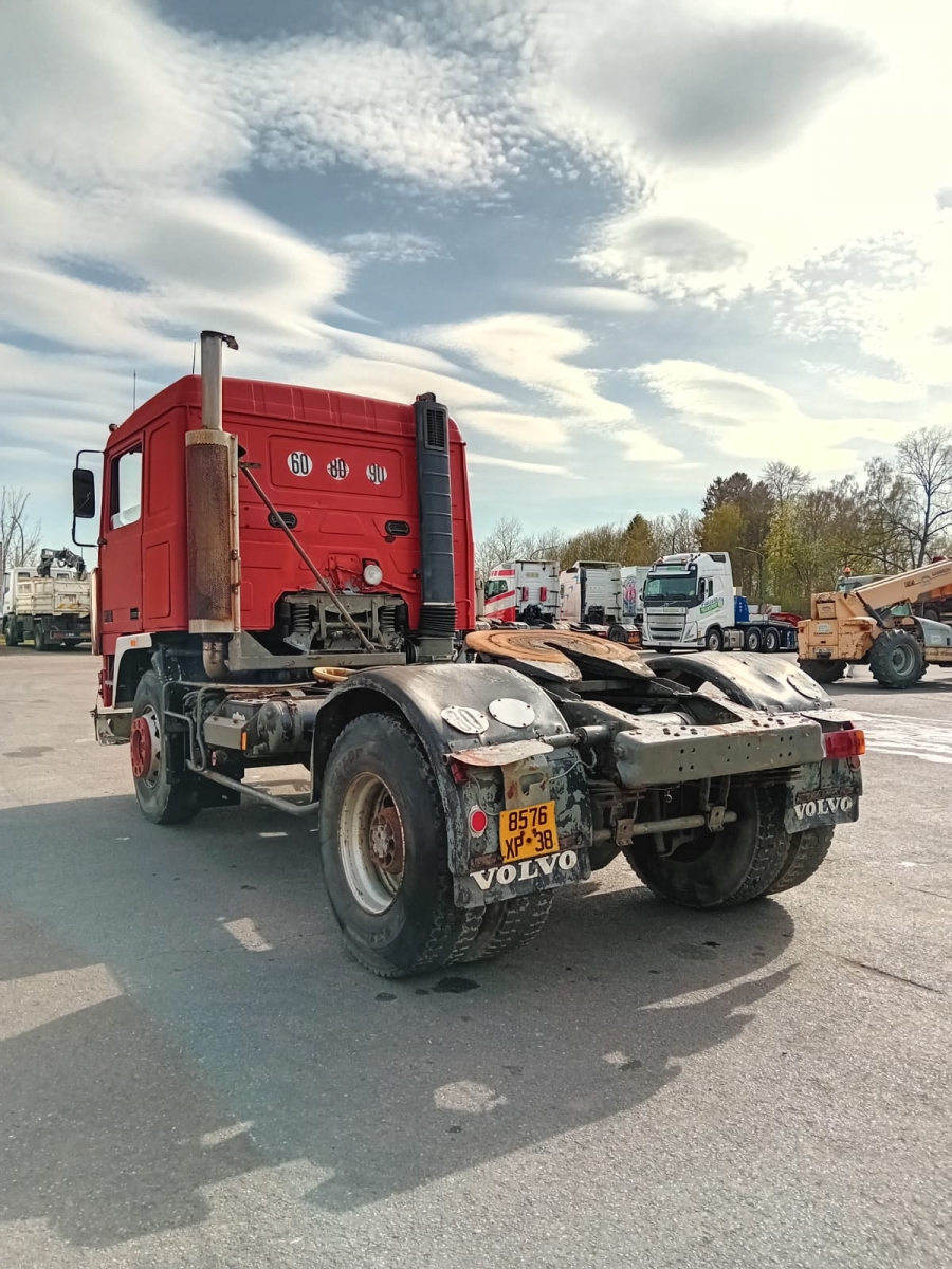 Vente occasion  Tracteur - Volvo F12 (Belgique - Europe) - Houffalize Trading s.a.