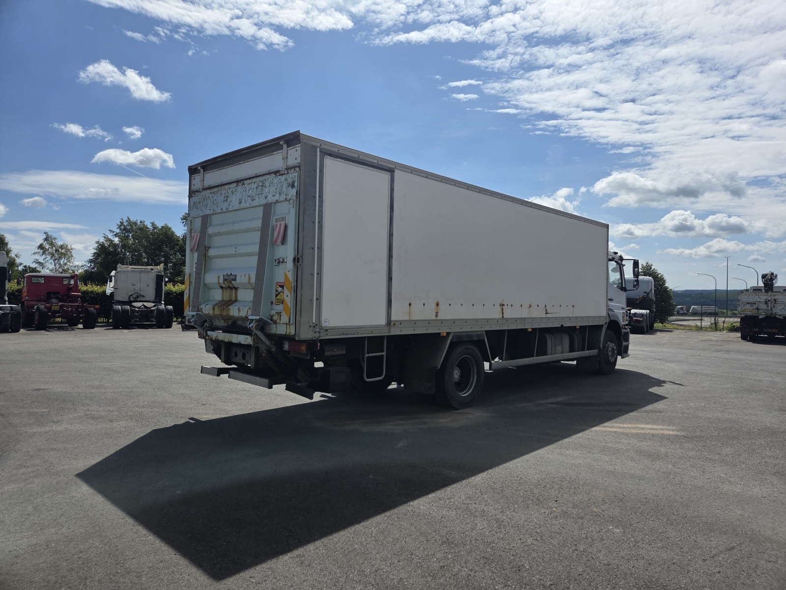 Vente occasion  Porteur - Mercedes-Benz Axor 1829 (Belgique - Europe) - Houffalize Trading s.a.