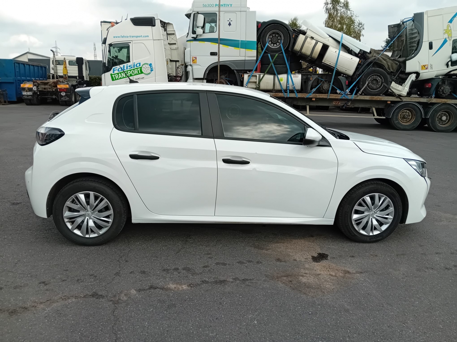 Second hand sale Diverse - Peugeot 208 (Belgique - Europe) - Houffalize Trading s.a.