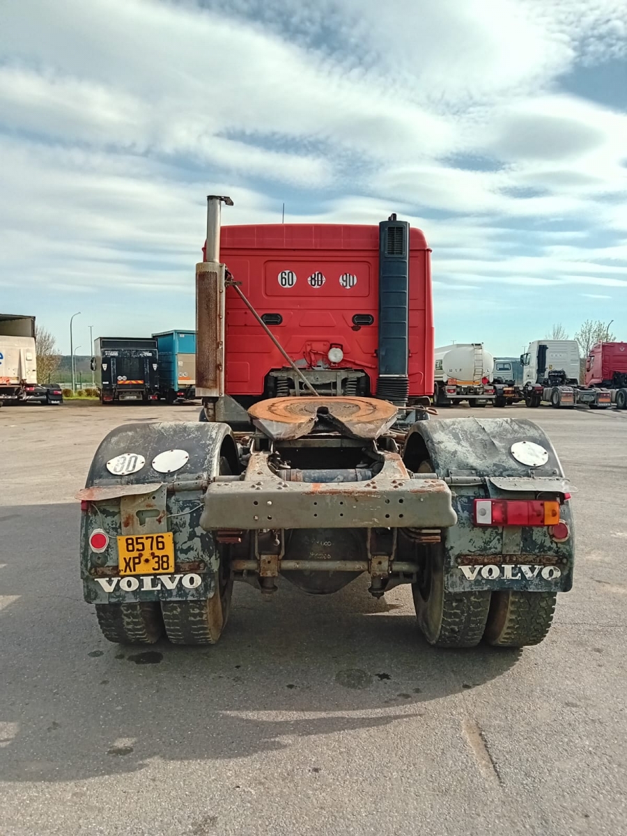 Vente occasion  Tracteur - Volvo F12 (Belgique - Europe) - Houffalize Trading s.a.