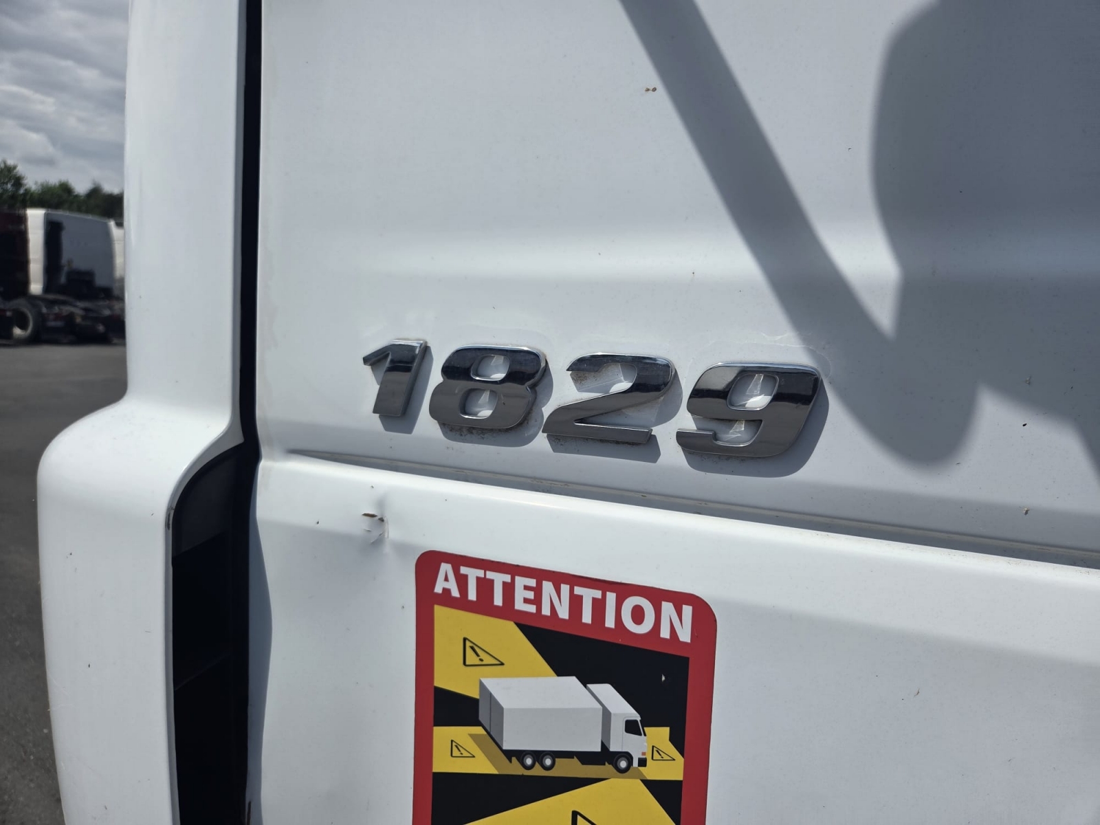 Vente occasion  Porteur - Mercedes-Benz Axor 1829 (Belgique - Europe) - Houffalize Trading s.a.