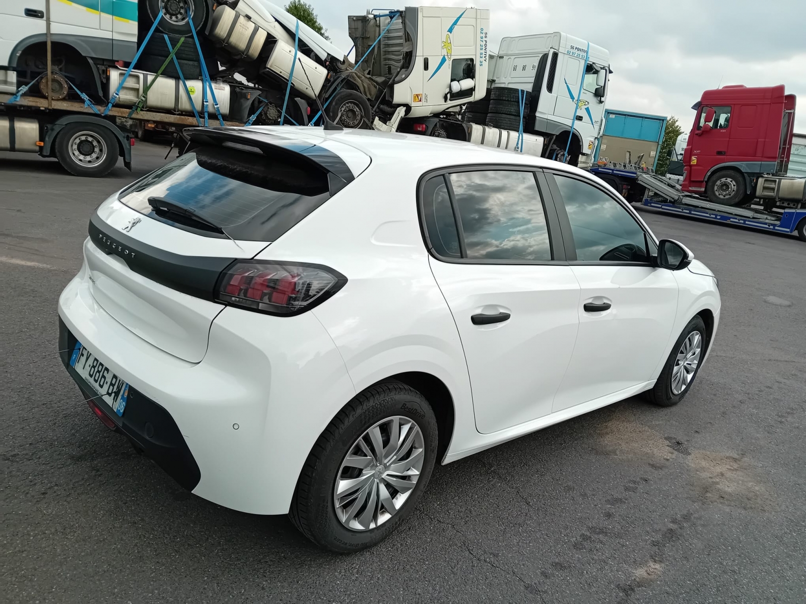 Second hand sale Diverse - Peugeot 208 (Belgique - Europe) - Houffalize Trading s.a.
