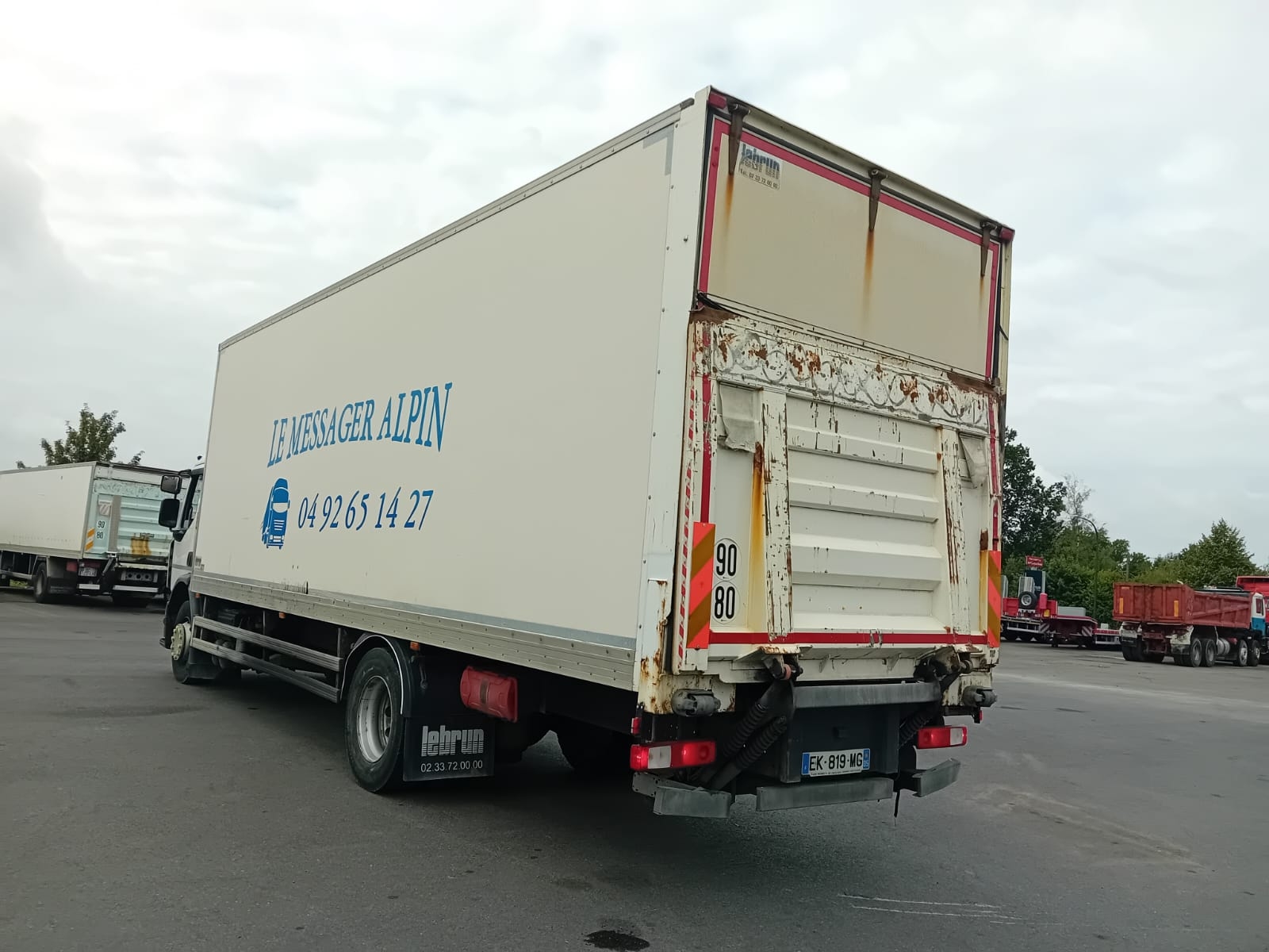 Vente occasion  Porteur - Renault D18 - 320 (Belgique - Europe) - Houffalize Trading s.a.