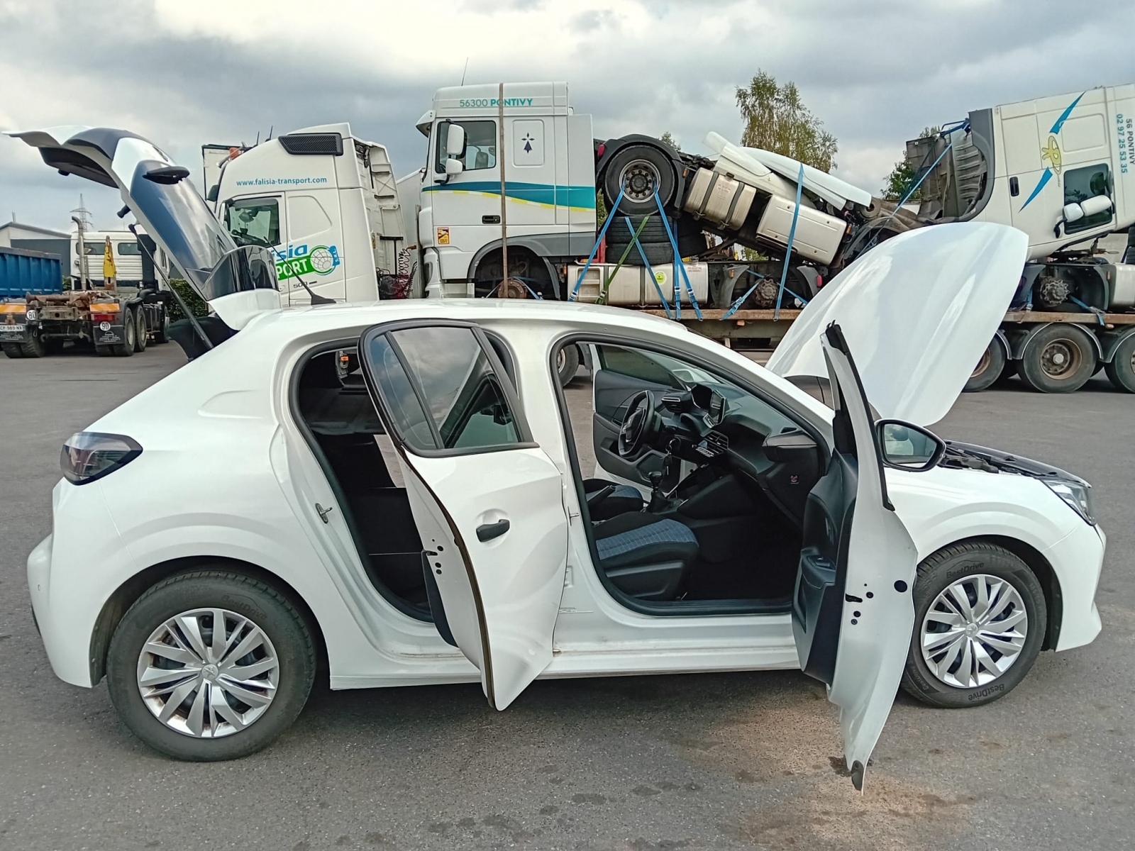 Second hand sale Diverse - Peugeot 208 (Belgique - Europe) - Houffalize Trading s.a.