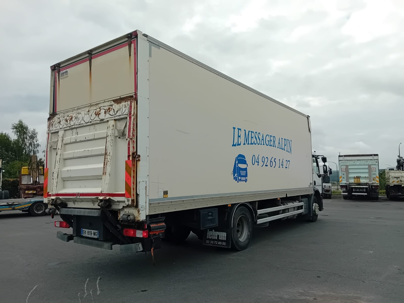 Vente occasion  Porteur - Renault D18 - 320 (Belgique - Europe) - Houffalize Trading s.a.