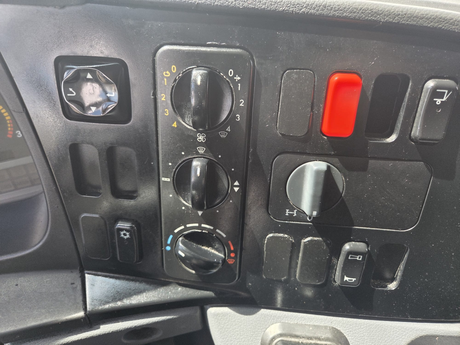 Vente occasion  Porteur - Mercedes-Benz Axor 1829 (Belgique - Europe) - Houffalize Trading s.a.