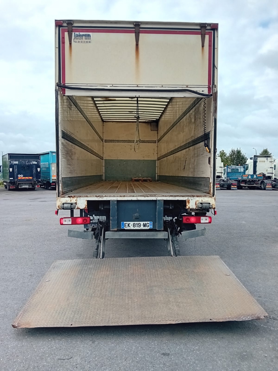 Vente occasion  Porteur - Renault D18 - 320 (Belgique - Europe) - Houffalize Trading s.a.