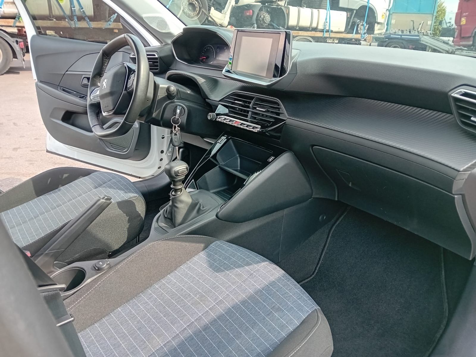 Second hand sale Diverse - Peugeot 208 (Belgique - Europe) - Houffalize Trading s.a.