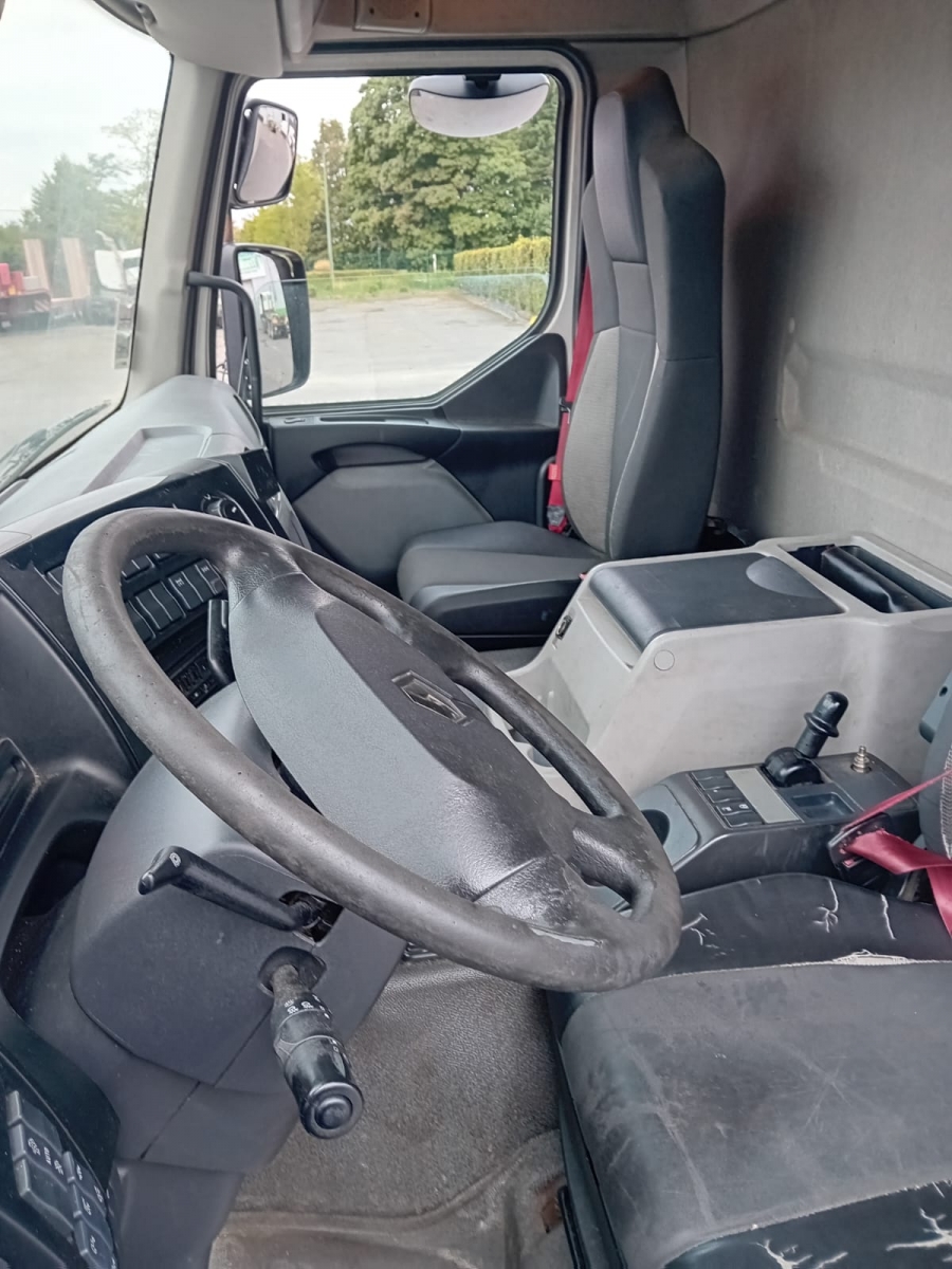 Vente occasion  Porteur - Renault D18 - 320 (Belgique - Europe) - Houffalize Trading s.a.