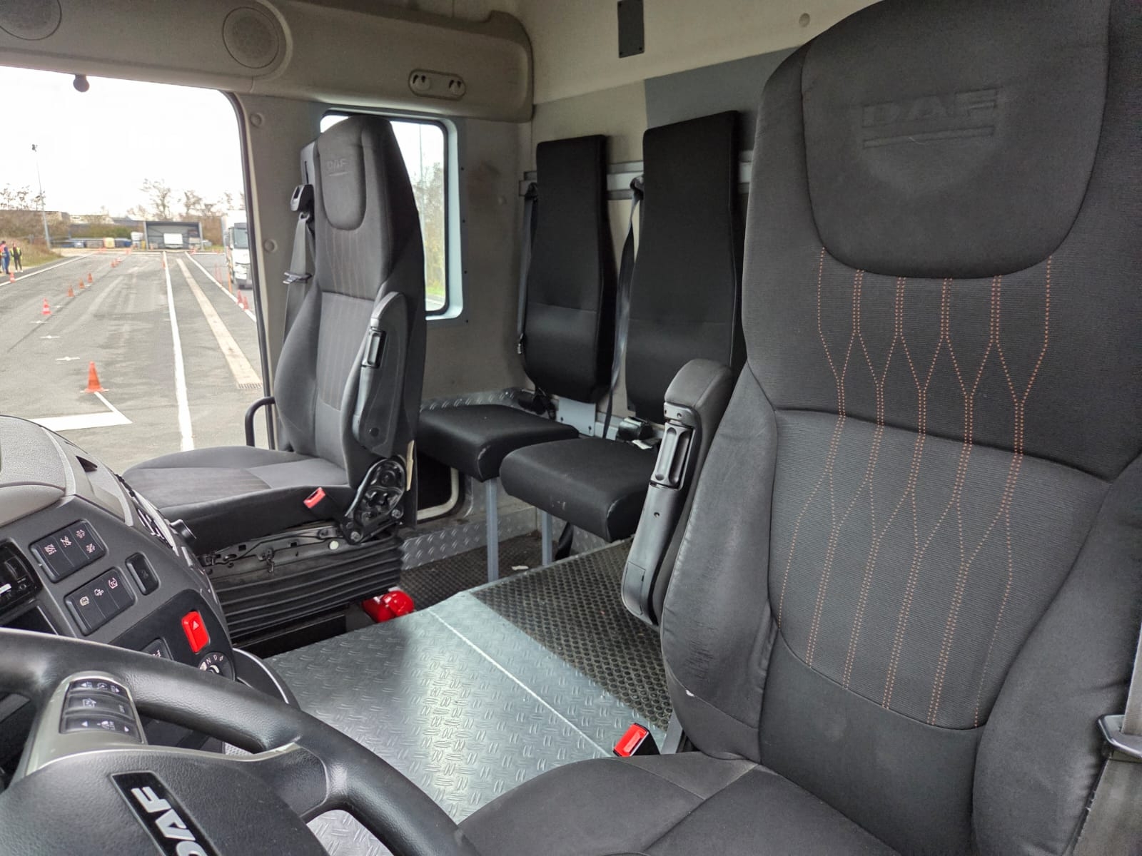 Vente occasion  Porteur - DAF XF 450 - Curtainsider (Belgique - Europe) - Houffalize Trading s.a.