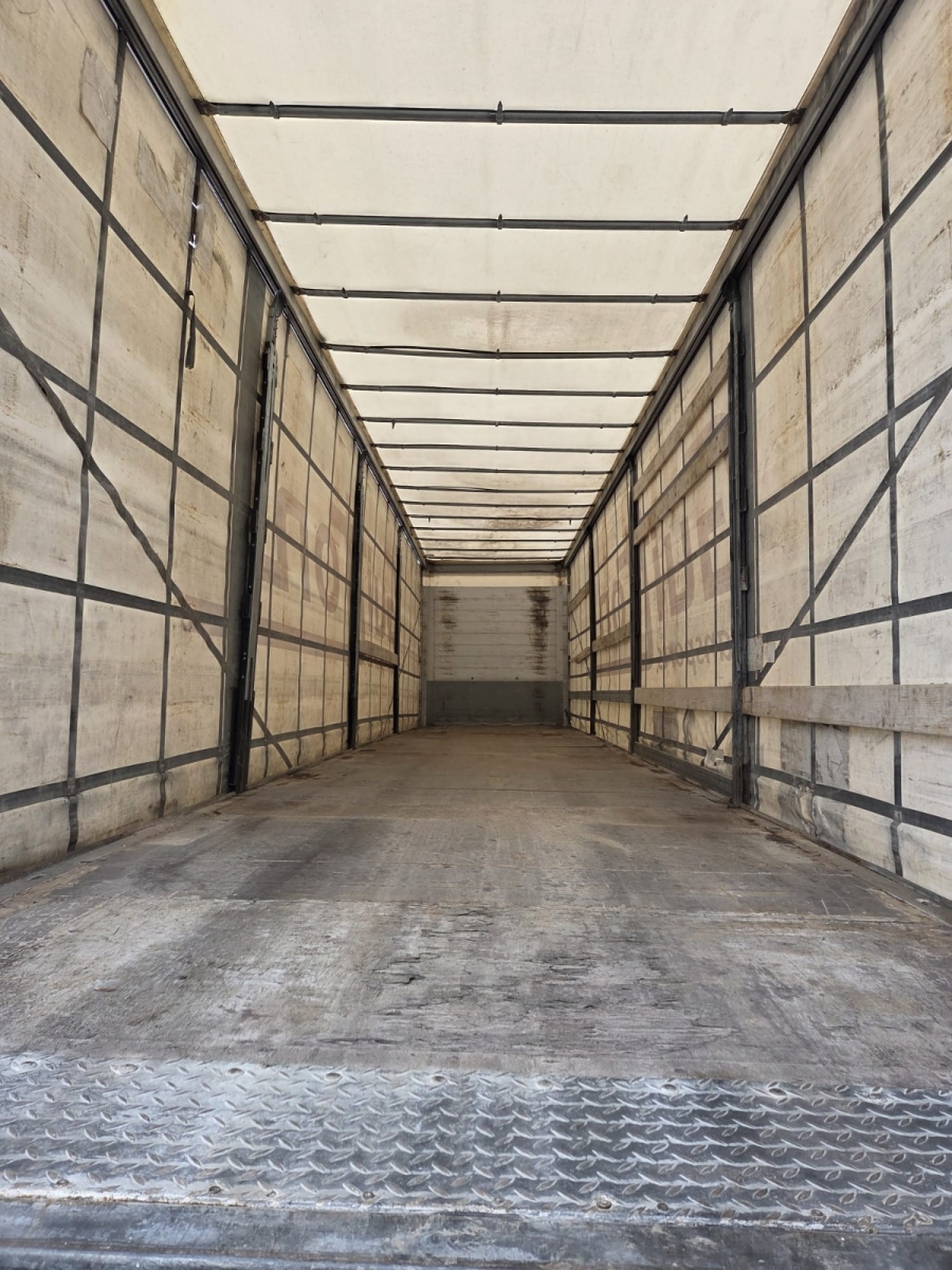 Vente occasion  Remorque - Schmitz Cargobull Bâchée (Belgique - Europe) - Houffalize Trading s.a.