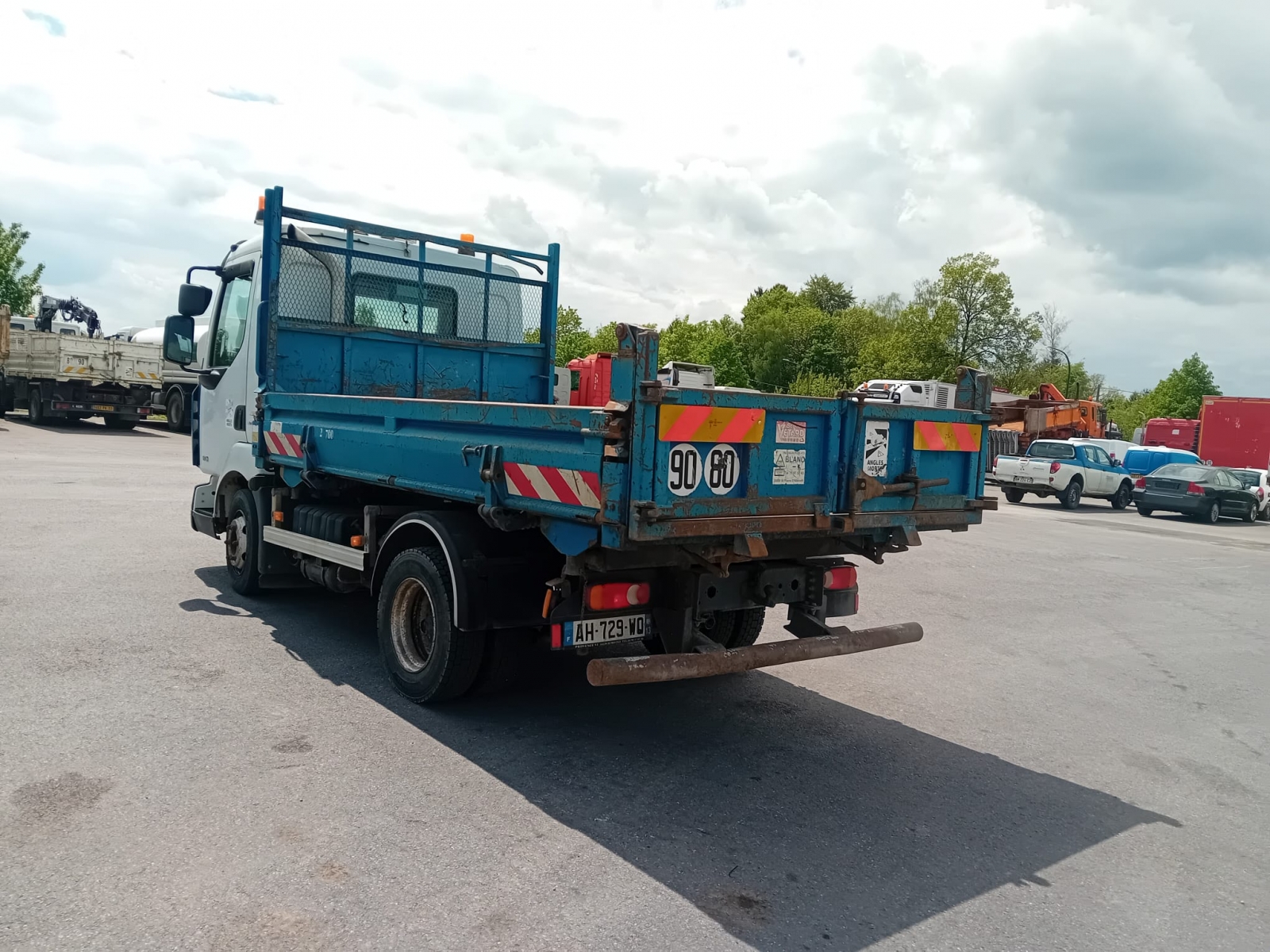 Vente occasion  Porteur - Renault Midlum 180dxi benne (Belgique - Europe) - Houffalize Trading s.a.