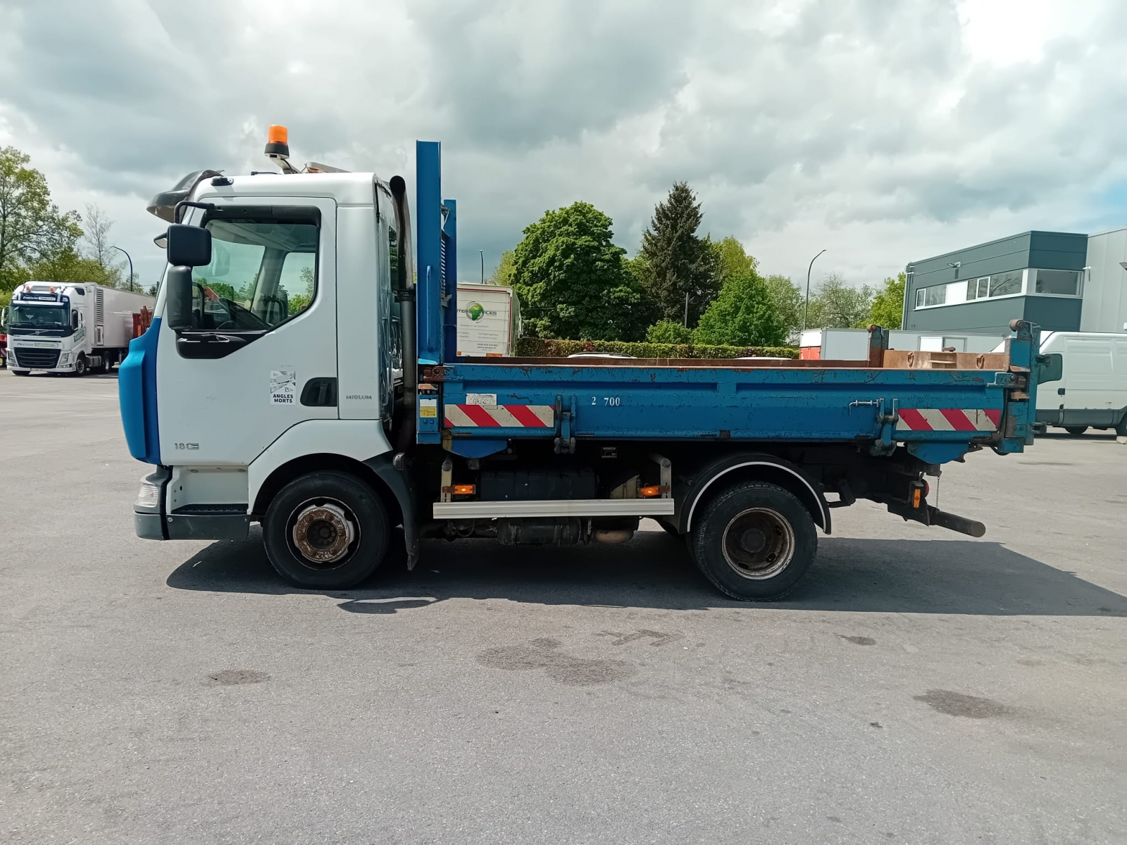 Vente occasion  Porteur - Renault Midlum 180dxi benne (Belgique - Europe) - Houffalize Trading s.a.