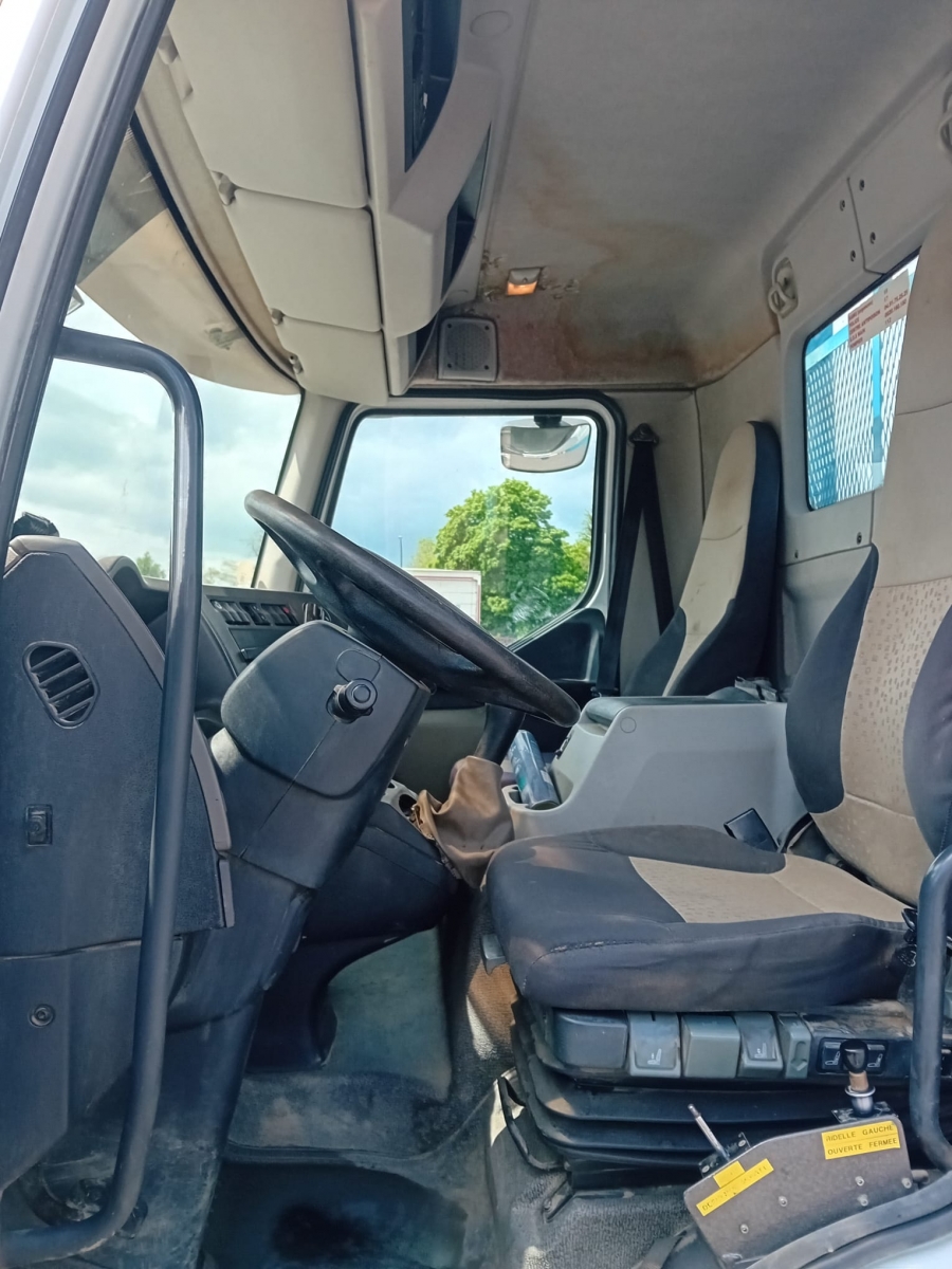 Vente occasion  Porteur - Renault Midlum 180dxi benne (Belgique - Europe) - Houffalize Trading s.a.