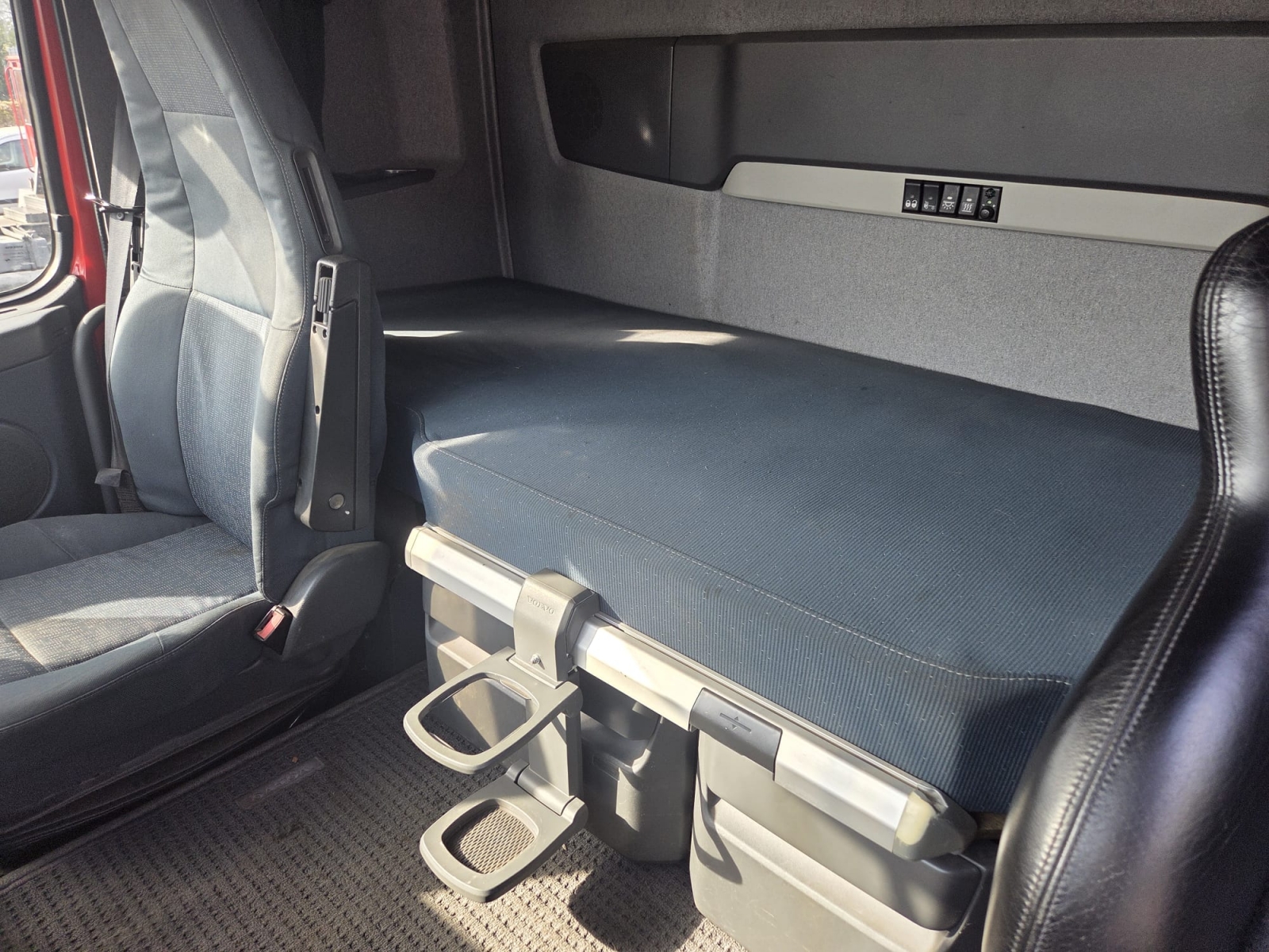 Vente occasion  Porteur - Volvo FH 480 - Camion châssis (Belgique - Europe) - Houffalize Trading s.a.