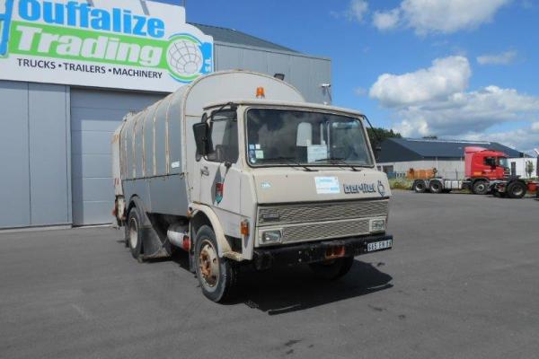 Unidades de camiones - BERLIET 881 KB  BOM (Belgique - Europe) - Houffalize Trading s.a.