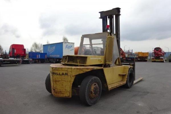 diferente - CATERPILLAR V225  CHARIOT ELEVATEUR (Belgique - Europe) - Houffalize Trading s.a.