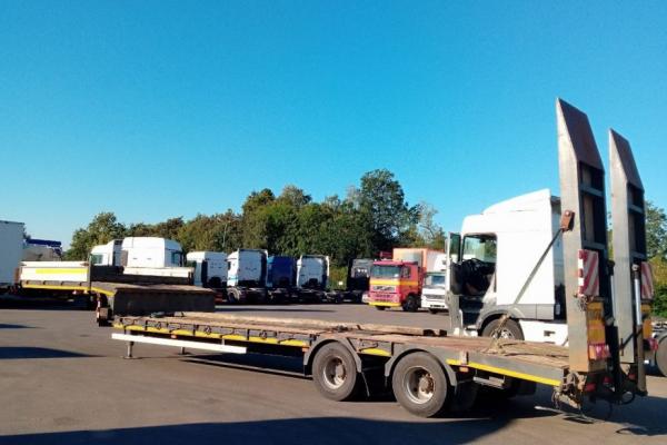 Vente occasion Remorque - KAISER 2 AXLES FULL STEEL SUSPENSION  Porte engins (Belgique - Europe) - Houffalize Trading s.a.