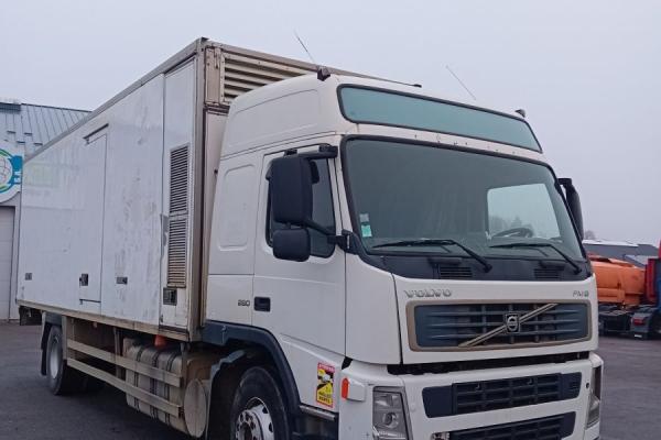 Second hand saleTruck units - VOLVO FM 260  PORTEUR FOURGON (Belgique - Europe) - Houffalize Trading s.a.