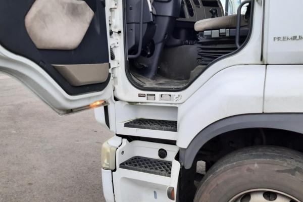 Vente occasion Porteur - RENAULT Premium 370 DXI  Camion b?ch? (Belgique - Europe) - Houffalize Trading s.a.