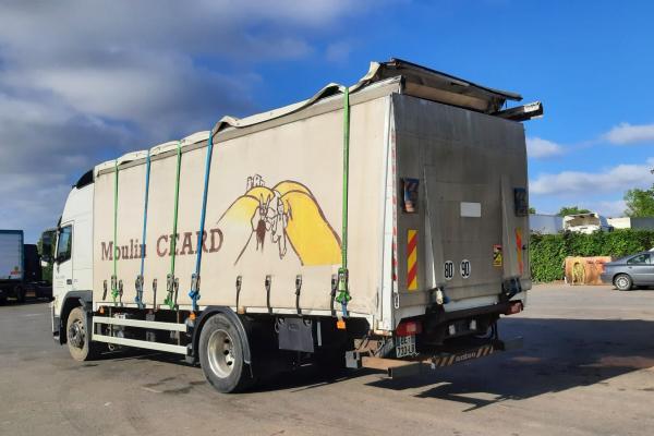 Vente occasion Porteur - VOLVO FM 370  Camion b?ch? (Belgique - Europe) - Houffalize Trading s.a.