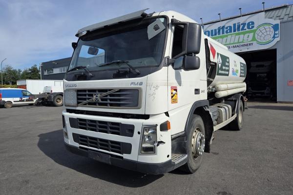 Vente occasion Porteur - VOLVO FM9 4X2  Camion citerne (Belgique - Europe) - Houffalize Trading s.a.