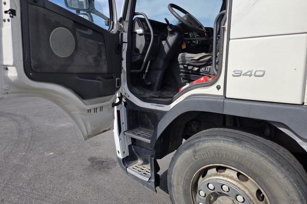 Vente occasion Porteur - VOLVO FM9 4X2  Camion citerne (Belgique - Europe) - Houffalize Trading s.a.