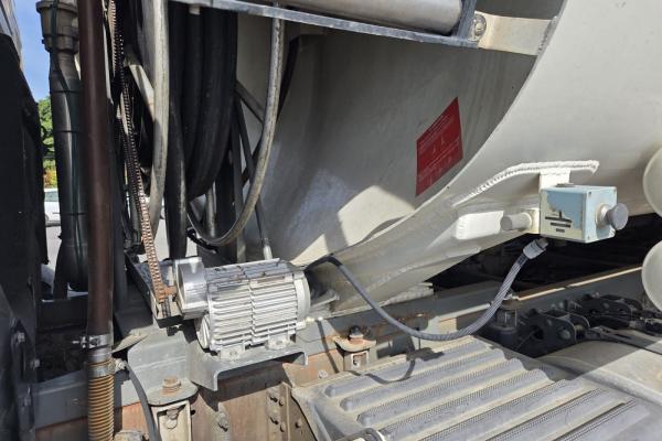 Vente occasion Porteur - VOLVO FM9 4X2  Camion citerne (Belgique - Europe) - Houffalize Trading s.a.