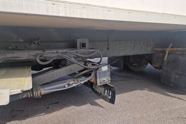Unidades de camiones - SCANIA 94 310  CAMION FOURGON (Belgique - Europe) - Houffalize Trading s.a.
